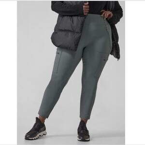 NWT Athleta Headlands Hybrid Cargo II Tight Size 24